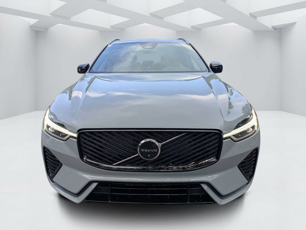 New 2026 Volvo XC60 B5 Plus w/ Protection Package Premier AWD/4WD image 8