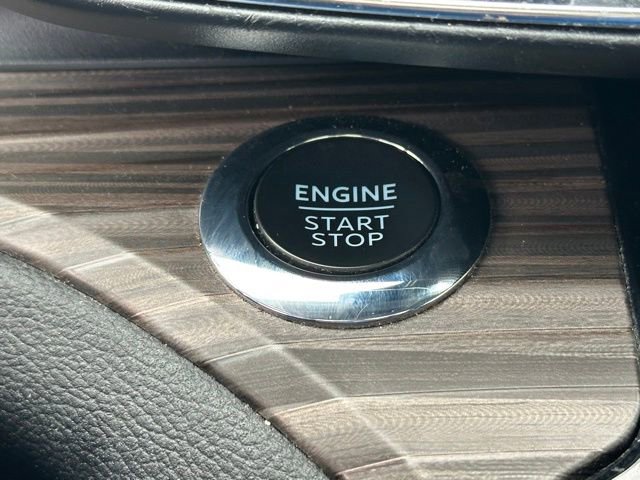 Used 2022 Ford Explorer Limited w/ Equipment Group 301A image 18