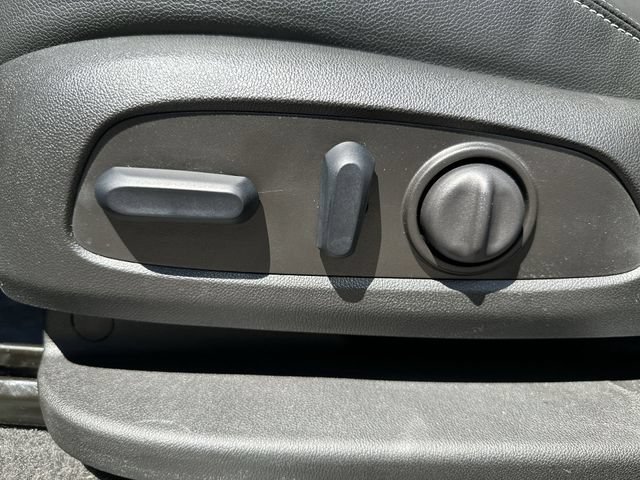 Used 2024 GMC Terrain SLT w/ LPO, Floor Liner Package AWD/4WD image 16