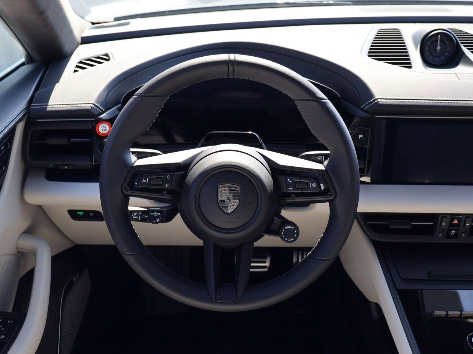 New 2026 Porsche Macan Turbo Electric image 15