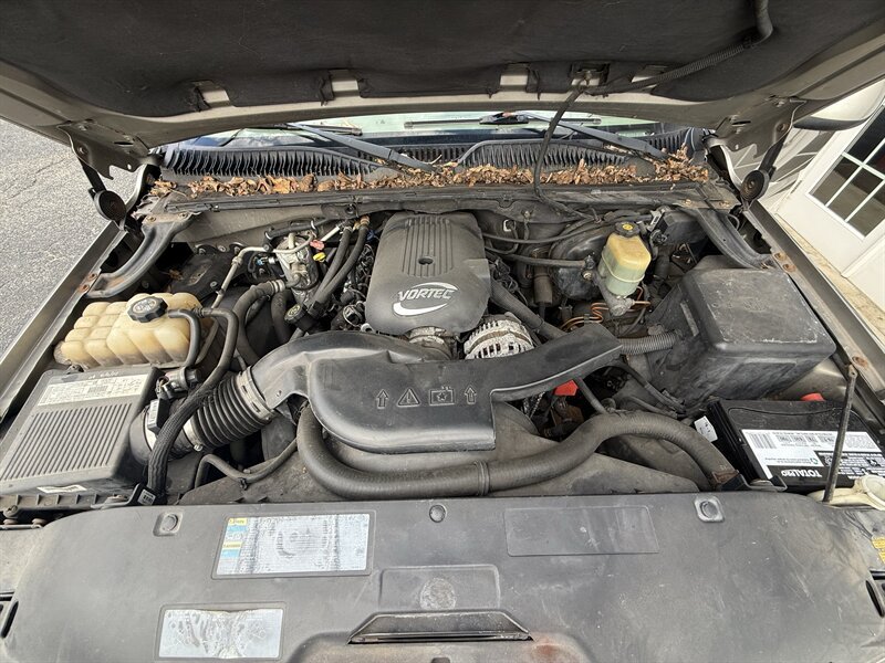 Used 2002 Chevrolet Suburban Z71 AWD/4WD image 15