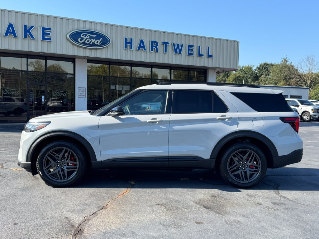 New 2027 Ford Explorer ST RWD image 4