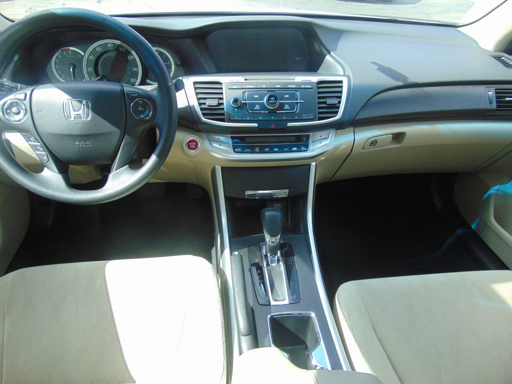 Used 2013 Honda Accord EX image 17