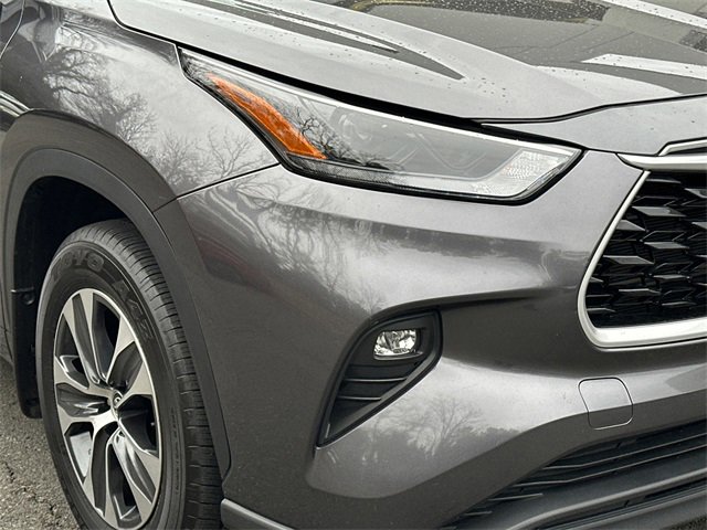 Certified 2024 Toyota Highlander XLE image 11