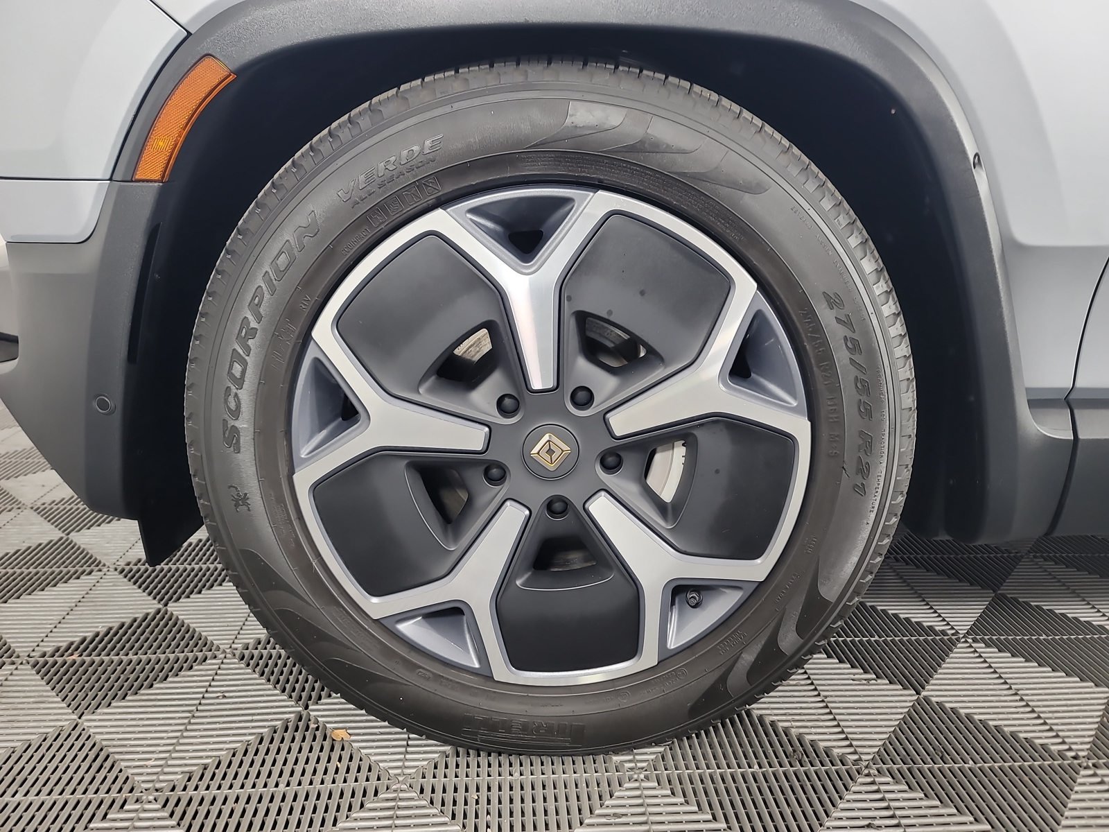 Used 2024 Rivian R1T Adventure Dual AWD/4WD image 9