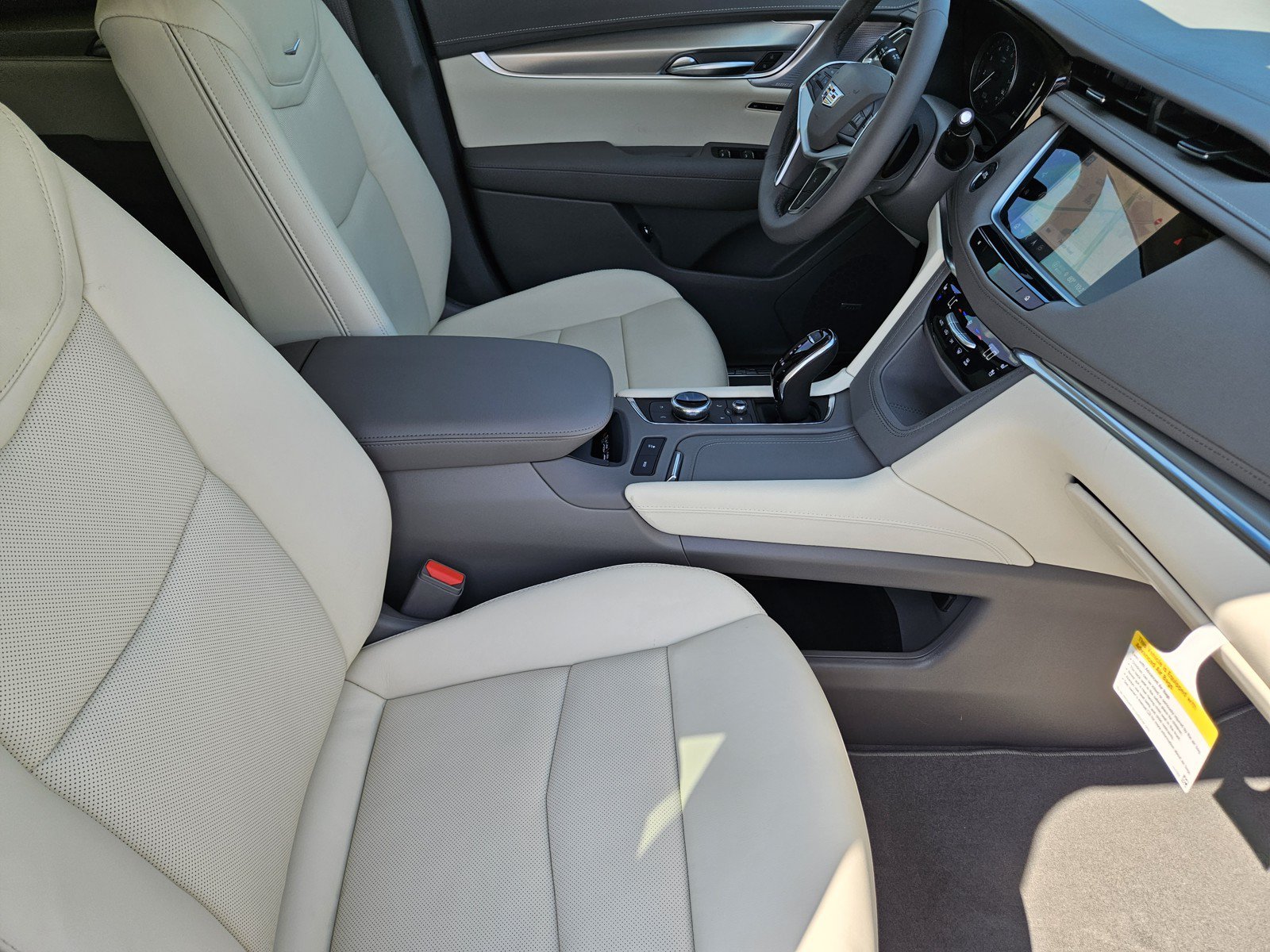 New 2026 Cadillac XT5 Premium Luxury w/ Driver Assist Package FWD image 9