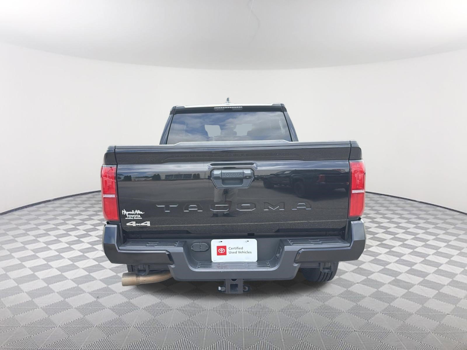 Certified 2024 Toyota Tacoma SR5 AWD/4WD image 16