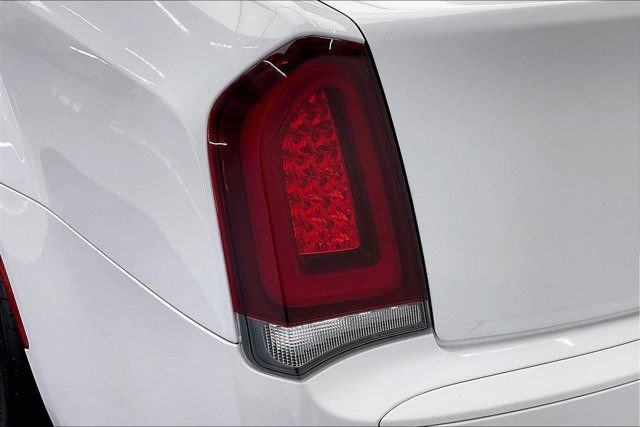 Used 2023 Chrysler 300 Touring w/ Sport Appearance Package RWD image 29
