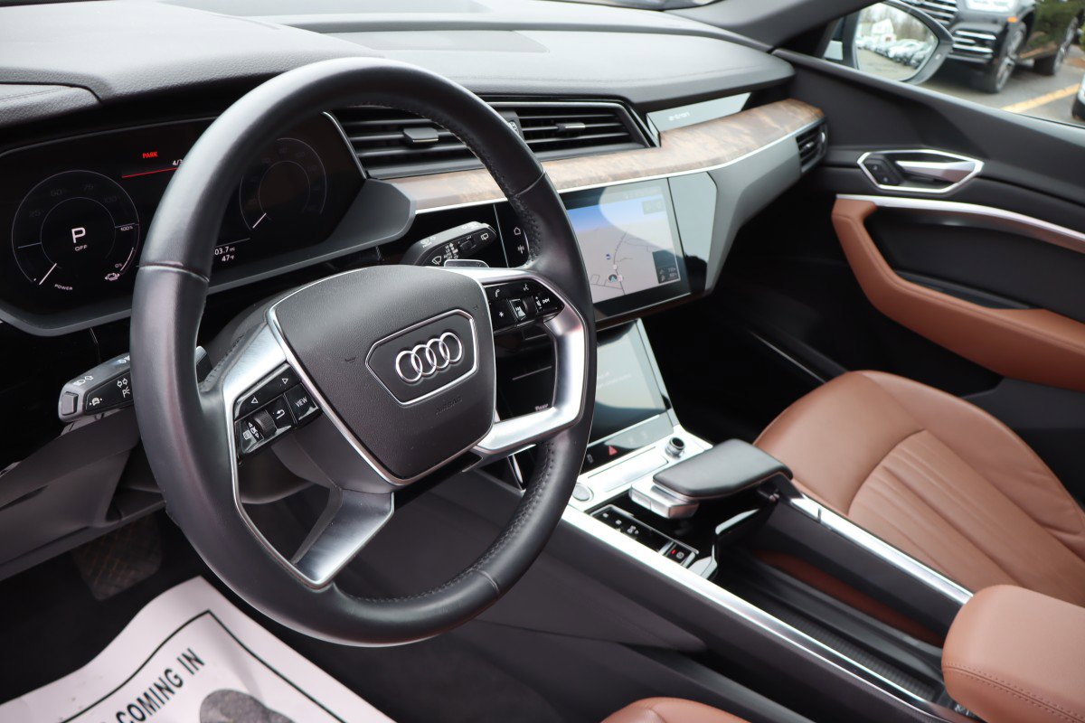 Used 2021 Audi e-tron Premium Plus w/ Premium Plus Package AWD/4WD image 9