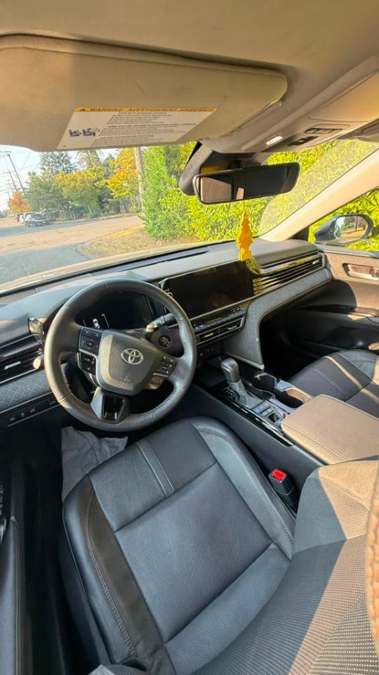 Used 2025 Toyota Camry XLE FWD image 3