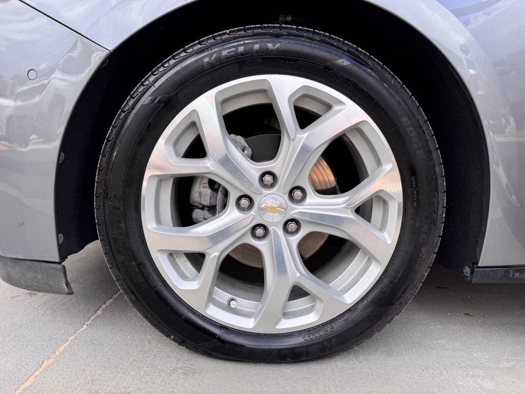 Used 2018 Chevrolet Volt Premier w/ Driver Confidence Package FWD image 25