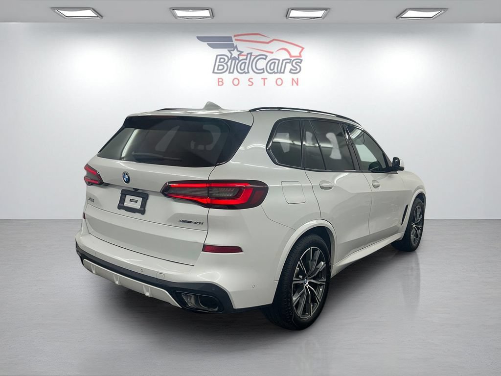 Used 2021 BMW X5 xDrive40i w/ M Sport Package AWD/4WD image 4
