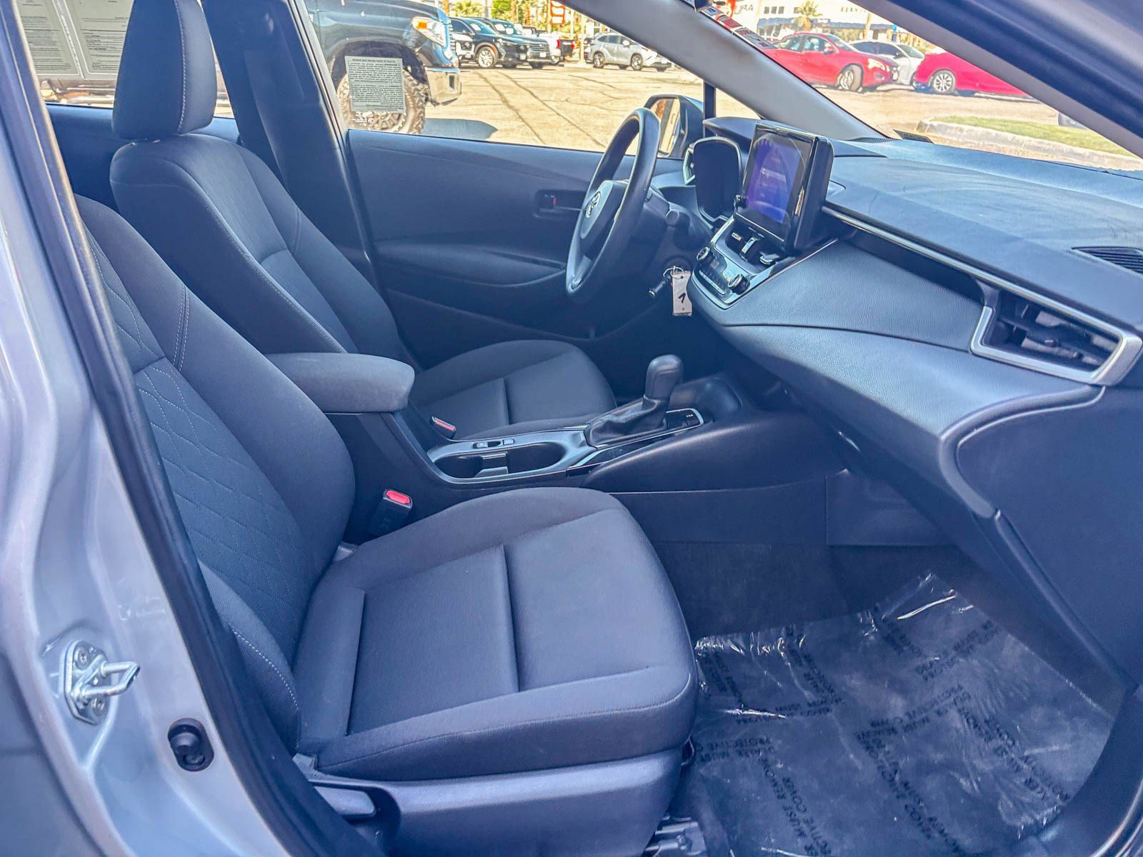 Used 2023 Toyota Corolla LE image 19