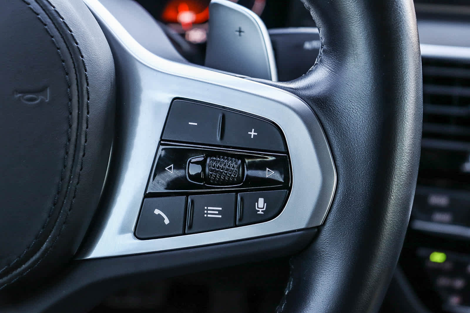 Used 2023 BMW 540i w/ M Sport Package image 21