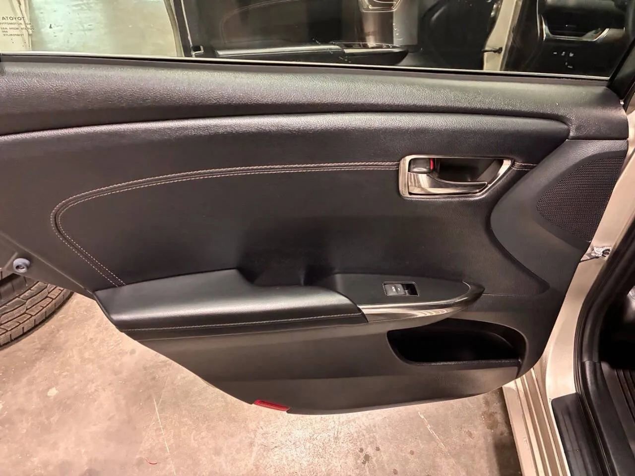 Used 2014 Toyota Avalon XLE Touring image 17