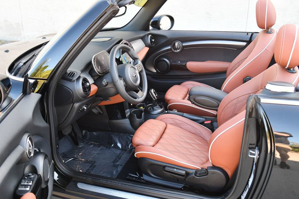 Used 2024 MINI Cooper S w/ Signature Upholstery Package FWD image 13