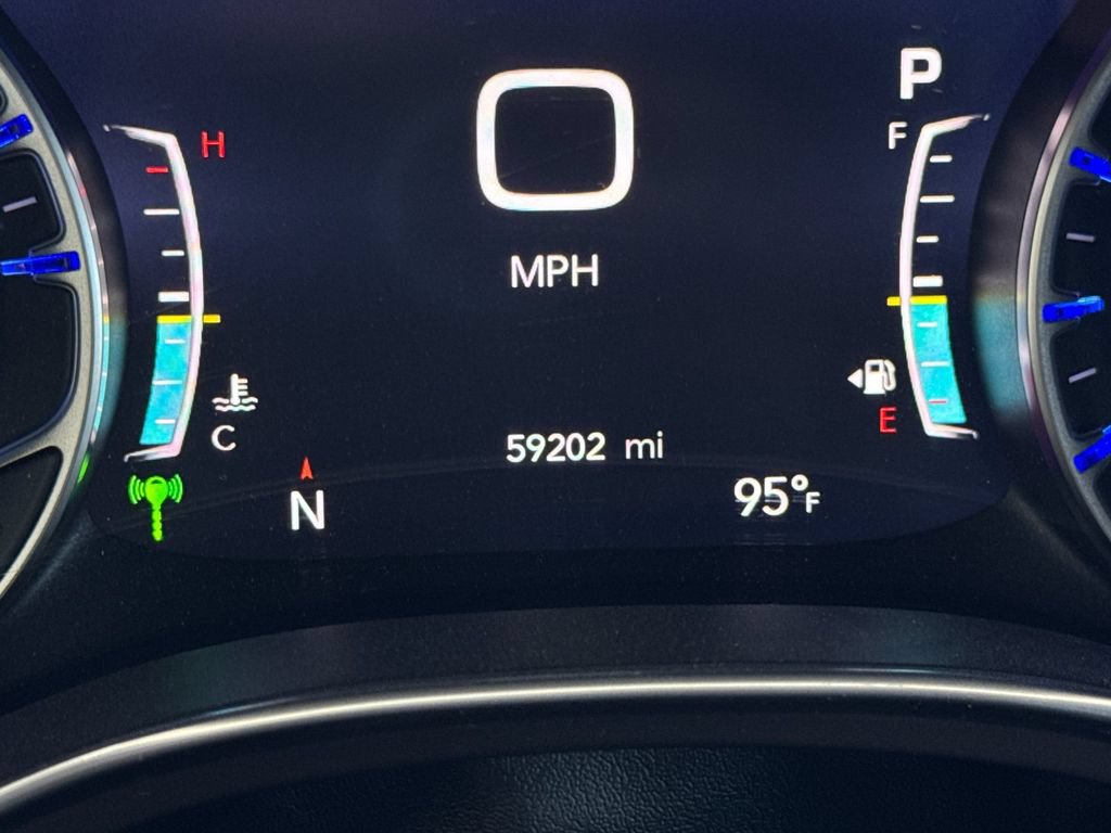 Used 2018 Chrysler Pacifica Touring-L Plus FWD image 31