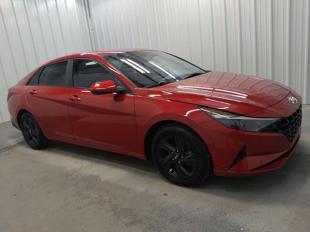 Used 2022 Hyundai Elantra SEL FWD image 11