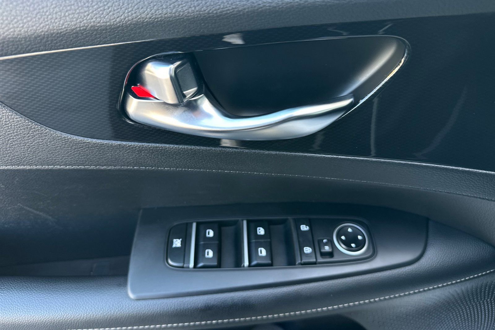 Used 2023 Kia Forte GT-Line w/ GT-Line Premium Package image 11