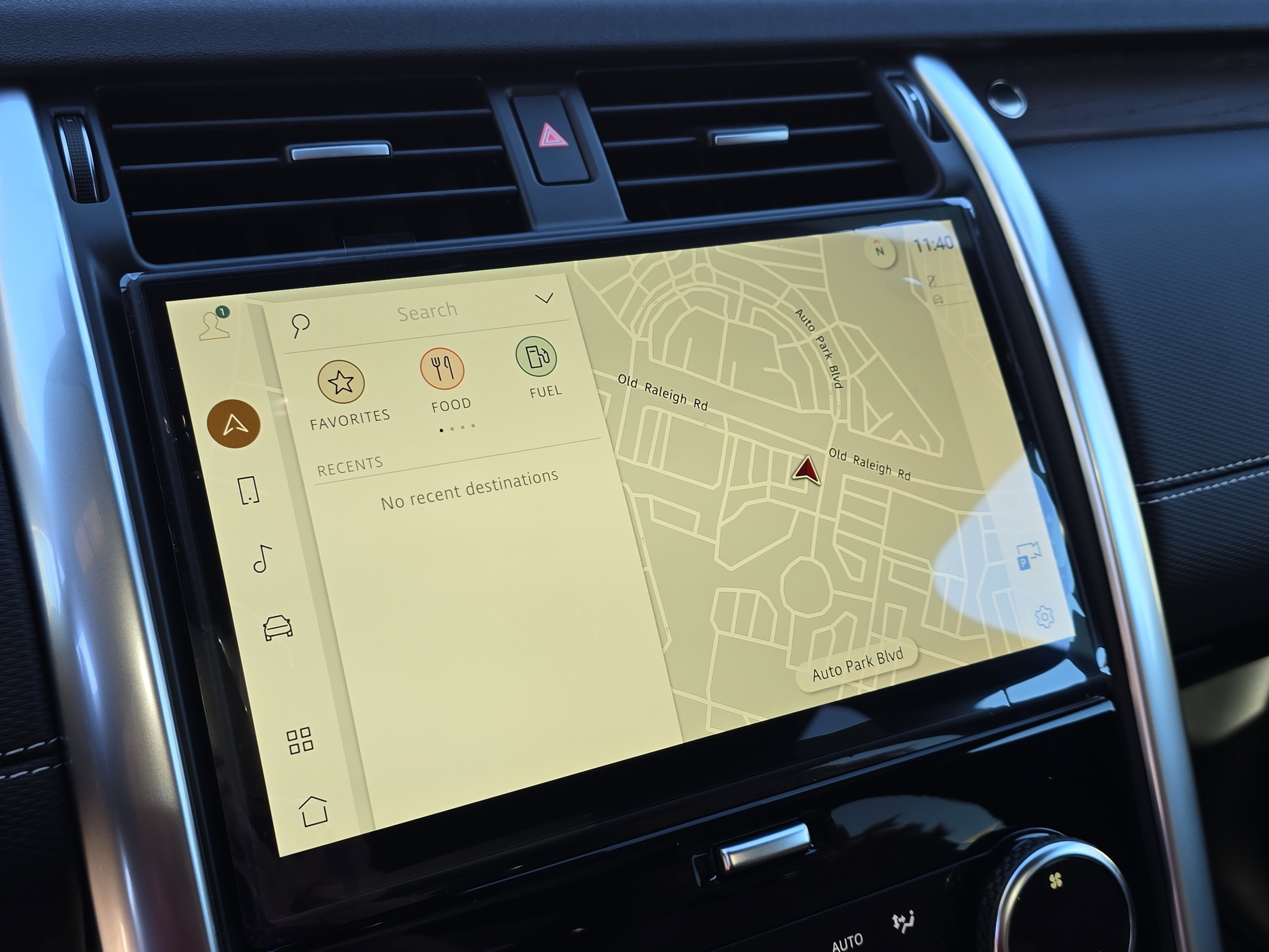 New 2026 Land Rover Discovery Dynamic SE image 22