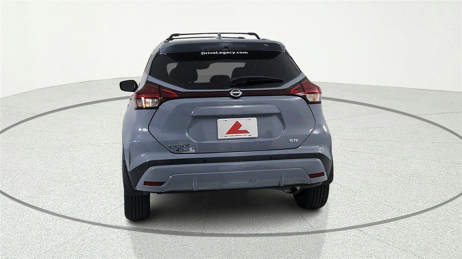 Used 2022 Nissan Kicks SR w/ Interior Electronics Package FWD image 4