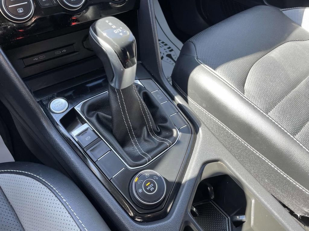 Used 2022 Volkswagen Taos SEL image 30