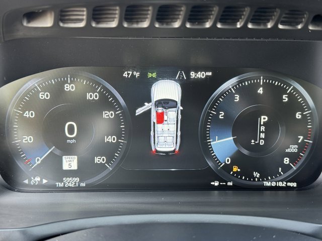 Used 2020 Volvo XC90 T6 Momentum w/ Protection Package Premier image 24