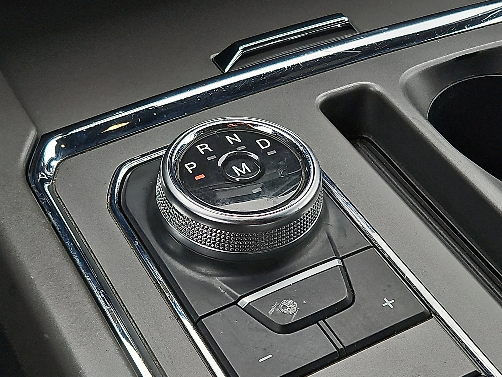 Used 2020 Ford Expedition XLT image 14