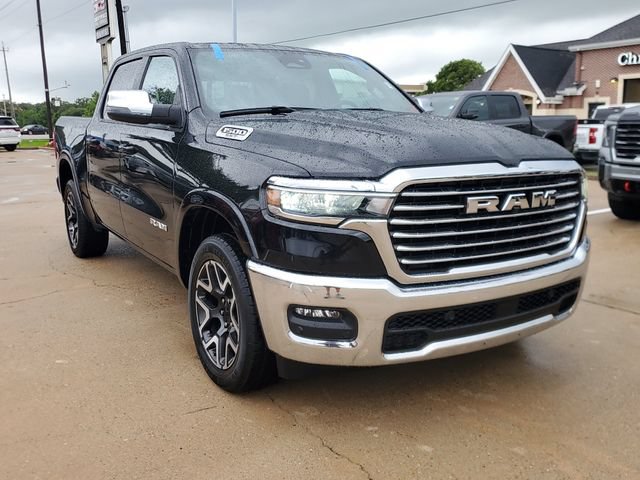 Used 2025 RAM 1500 Laramie AWD/4WD image 2