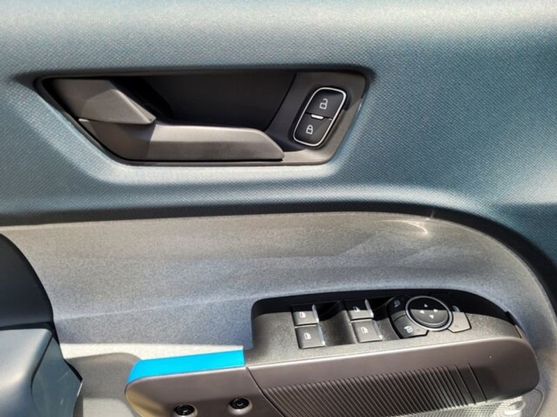 New 2025 Ford Maverick XLT w/ XLT Luxury Package FWD image 27