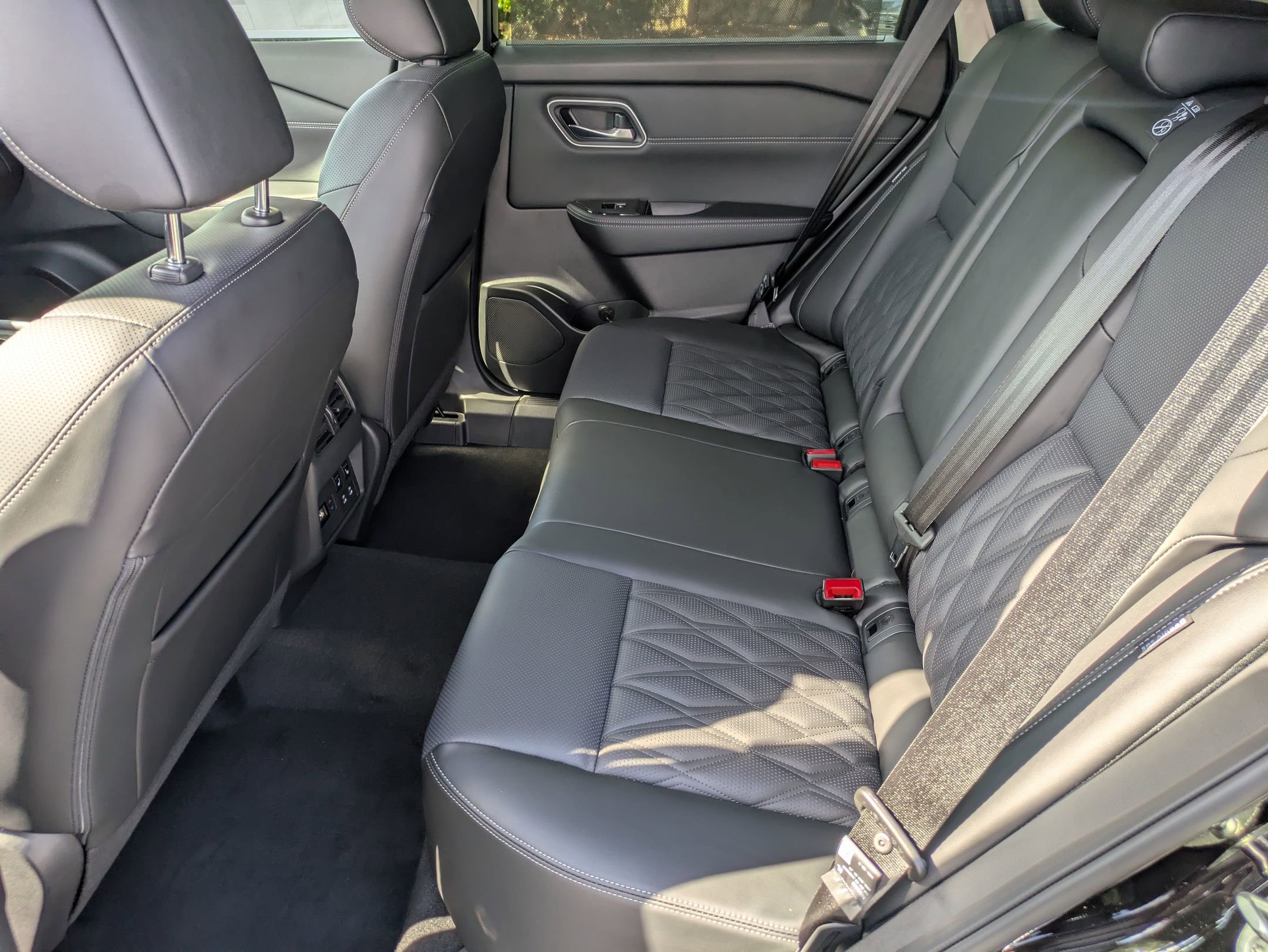 New 2026 Nissan Rogue Platinum image 15