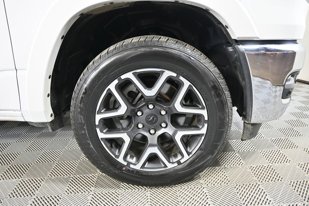 Used 2025 RAM 1500 Laramie AWD/4WD image 12