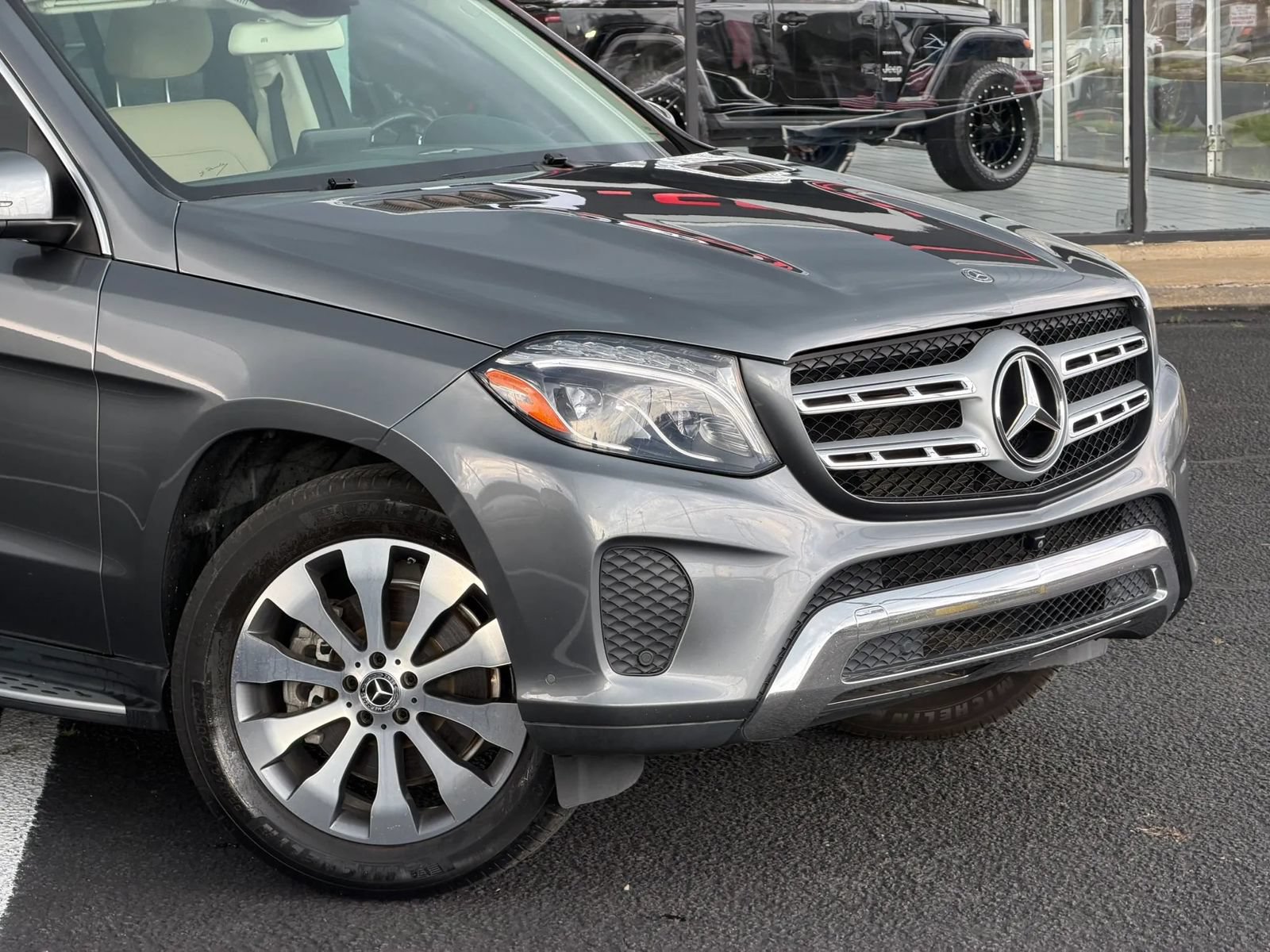 Used 2019 Mercedes-Benz GLS 450 4MATIC image 2