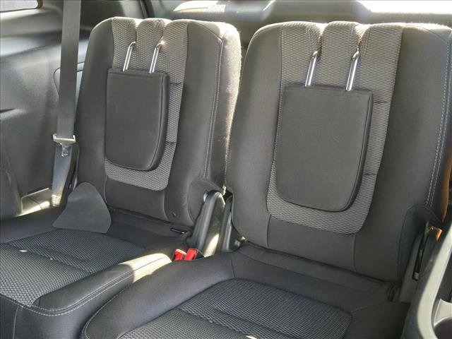 Used 2017 Ford Explorer XLT image 19