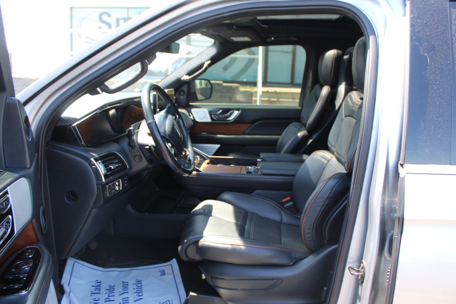 Used 2022 Lincoln Navigator L Black Label AWD/4WD image 28