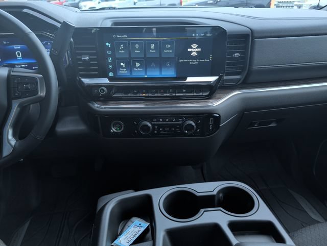 Used 2024 Chevrolet Silverado 1500 LT AWD/4WD image 18