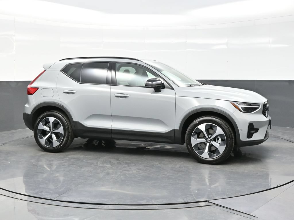 New 2026 Volvo XC40 B5 Plus w/ Protection Package Premier AWD/4WD image 8