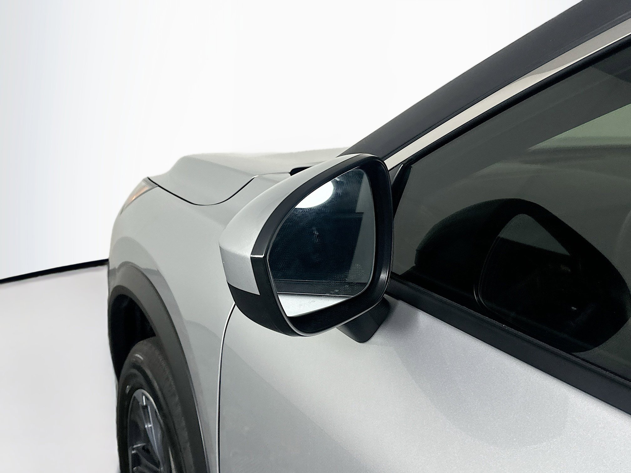 Used 2025 Nissan Rogue SV FWD image 16