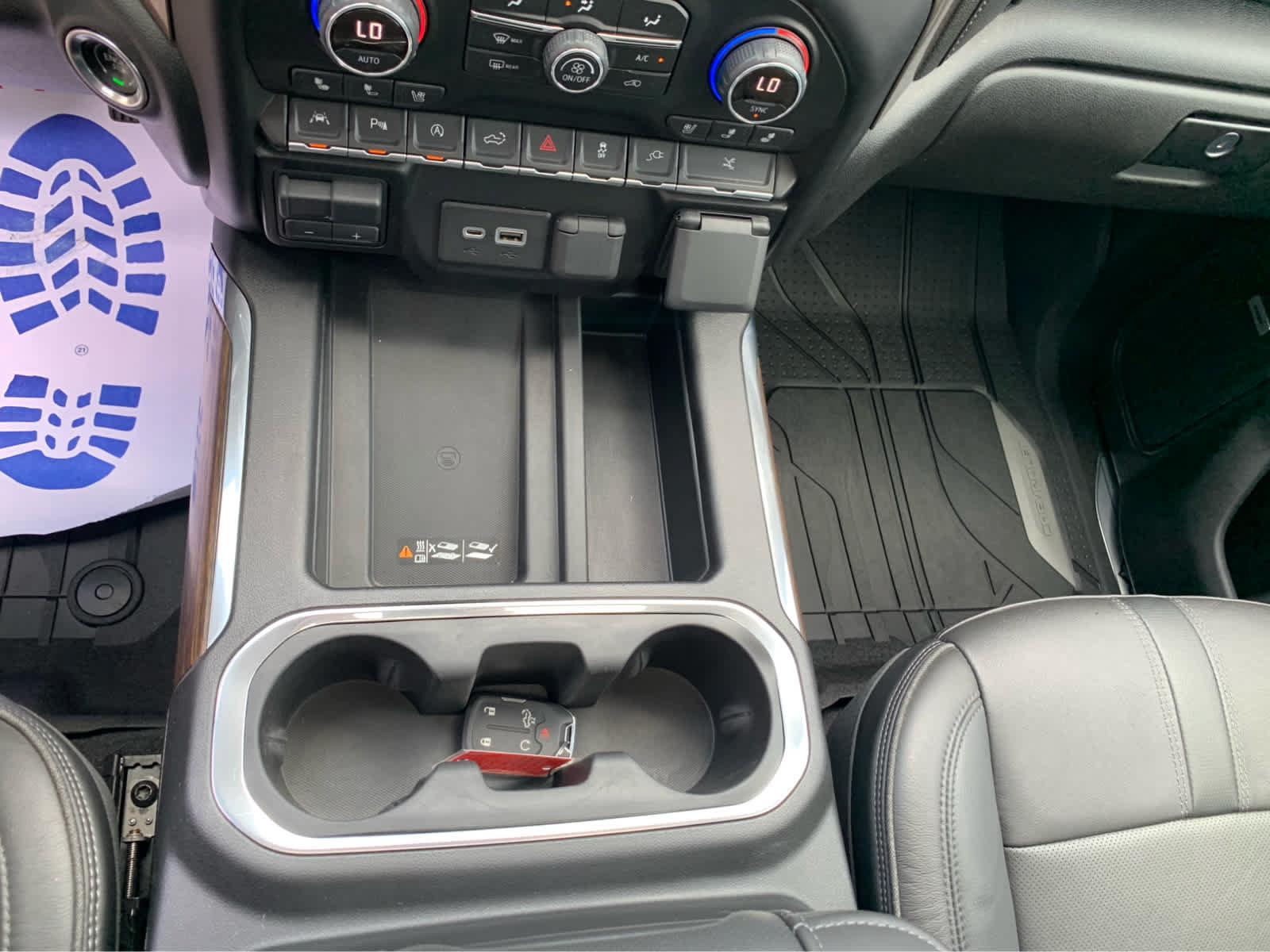 Used 2019 Chevrolet Silverado 1500 High Country w/ Technology Package AWD/4WD image 19