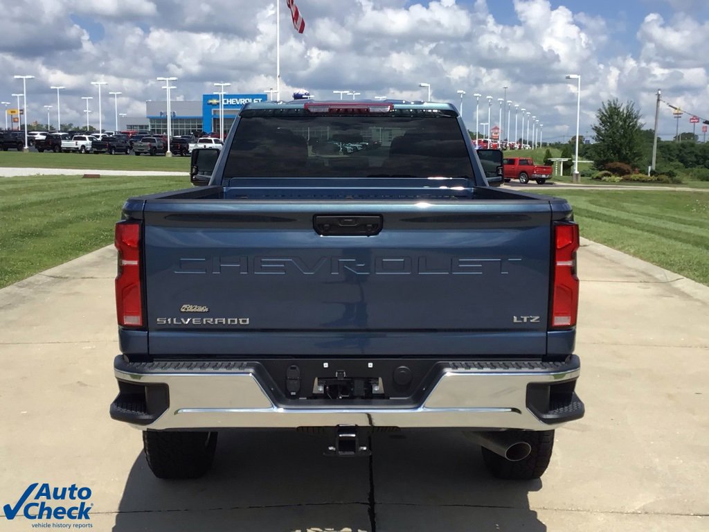 Used 2025 Chevrolet Silverado 2500 LTZ w/ LTZ Convenience Package image 5