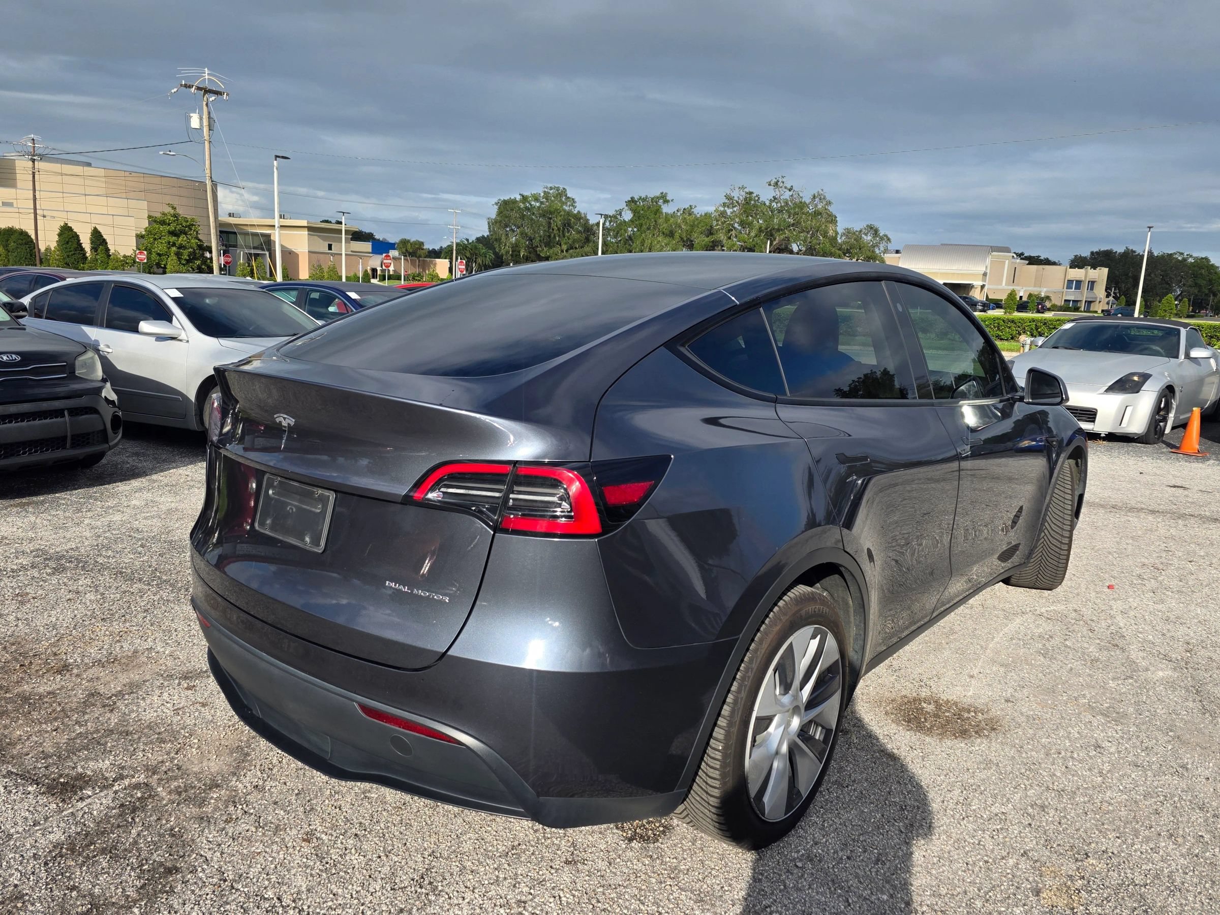 Used 2023 Tesla Model Y Long Range AWD/4WD image 8