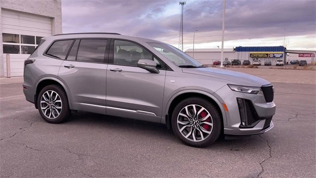 Used 2024 Cadillac XT6 Sport image 3