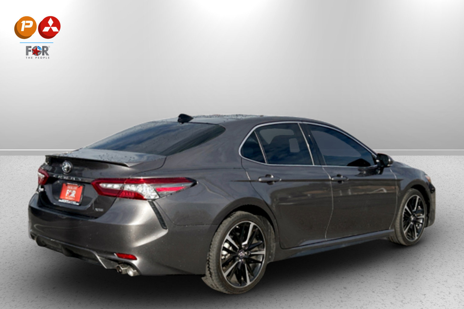 Used 2018 Toyota Camry XSE image 5