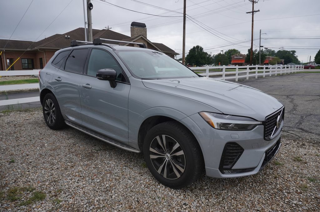 Used 2024 Volvo XC60 B5 Core AWD/4WD image 10