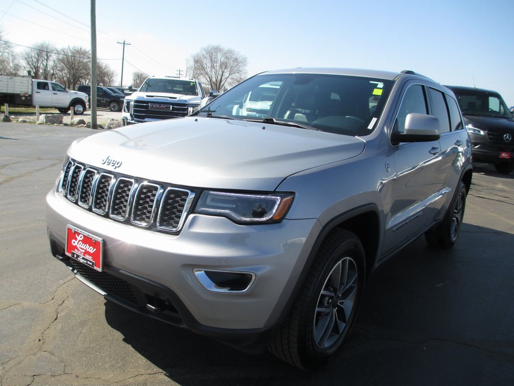 Used 2020 Jeep Grand Cherokee Laredo w/ Quick Order Package 2BN North image 11