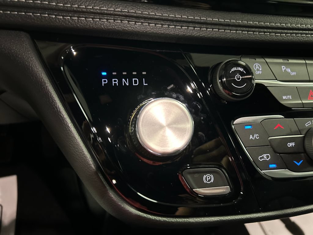 New 2027 Chrysler Pacifica Select FWD image 18