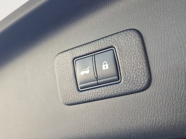 Used 2021 Nissan Armada Platinum w/ Captain's Chairs Package RWD image 14