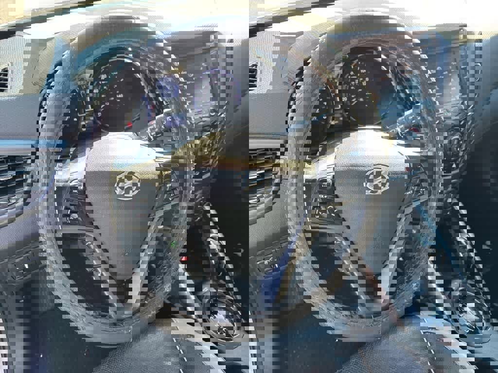 Used 2013 Hyundai Veloster Turbo image 11