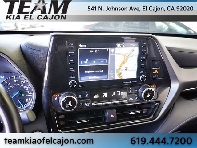 Used 2021 Toyota Highlander XLE AWD/4WD image 29