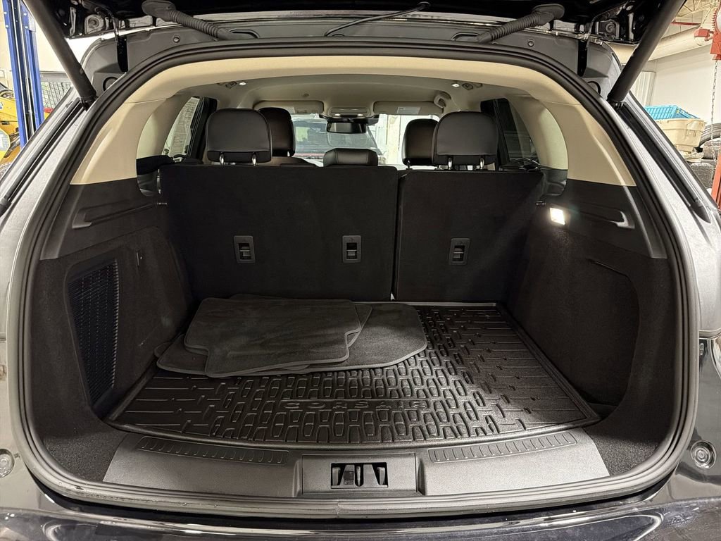 Used 2025 Lincoln Corsair AWD image 21